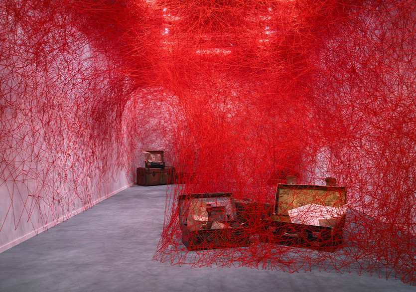 Dünyalar Arasında - Chiharu Shiota