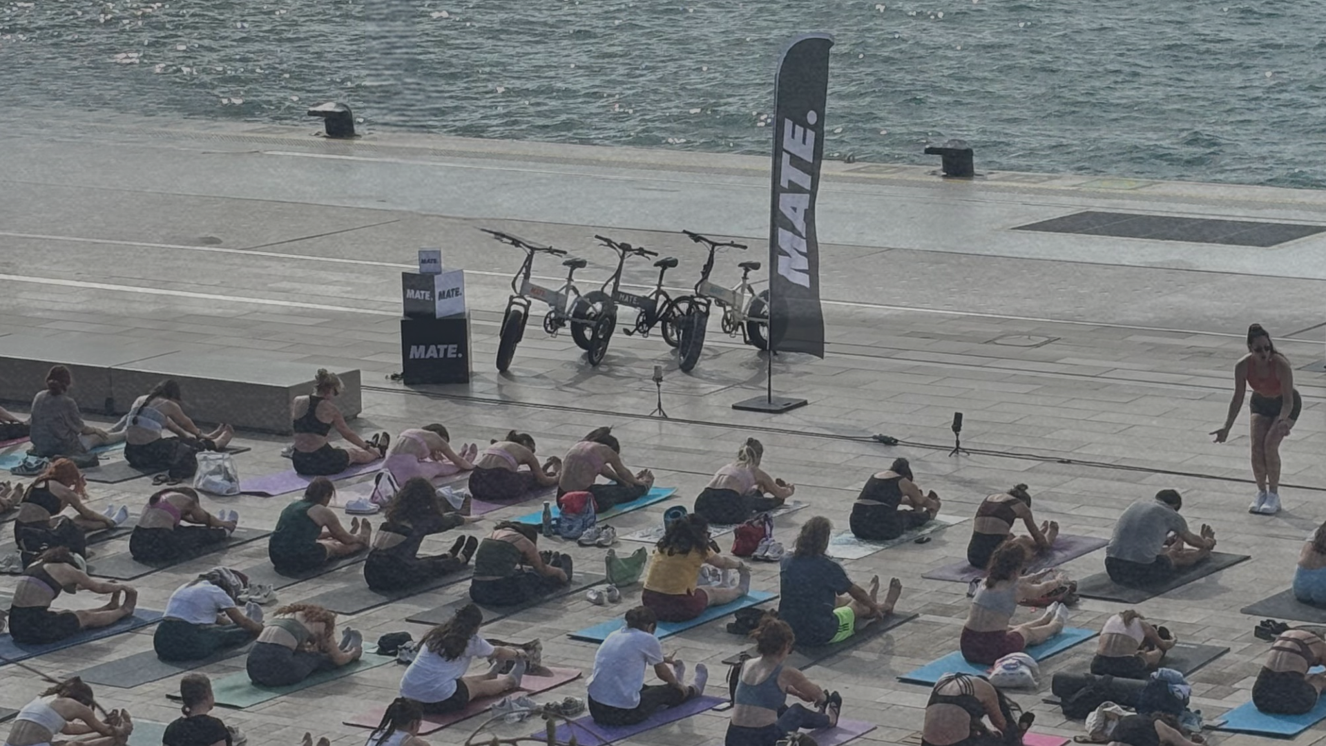 Rıhtımda Yoga Doğuş Meydanı’nda